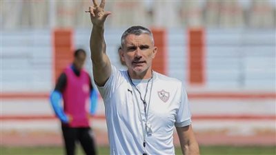 كارتيرون يُحفز لاعبي الزمالك قبل مواجهة سموحة