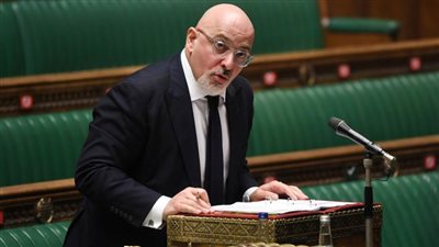 عاجل.. وزير اللقاحات في بريطانيا: قريباً ستتم إدارة كوفيد مثل الإنفلونزا 