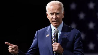 الرئيس الأمريكي يعلن خطة لتطعيم 70% من السكان البالغين