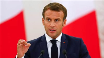 ماكرون: حال توفر فائض من جرعات تطعيم الكبار ضد كورونا