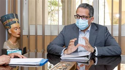 وزير السياحة يحدد شرطا لإقامة الأفراح والمناسبات في الفنادق 