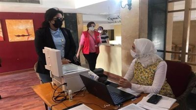 نائبة وزير السياحة والآثار تتفقد سير عمليات تطعيم العاملين بالقطاع السياحي 