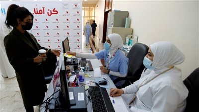 البحرين: جرعة ثالثة من لقاح كورونا للفئات الأكثر عرضة لخطر كورونا
