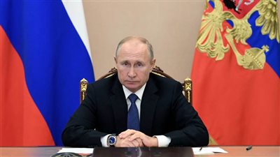 بوتين: السوق العالمية تشهد صراعًا محتدمًا بين مصنعي الأدوية المضادة لفيروس 