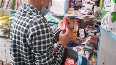 ضبط 8000 عبوة مستحضرات تجميل منتهية الصلاحية بالبحيرة