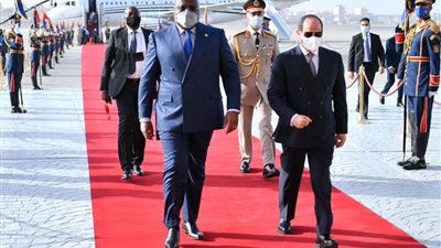  الرئيس السيسي يستقبل بمطار القاهرة رئيس جمهورية الكونغو الديمقراطية