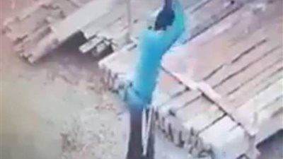 نجار يتعدى بالضرب على نجلته حتى الموت بالقناطر الخيرية 