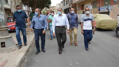 محافظ المنيا يتابع أعمال رصف شارع عدنان المالكي بحى شمال المدينة