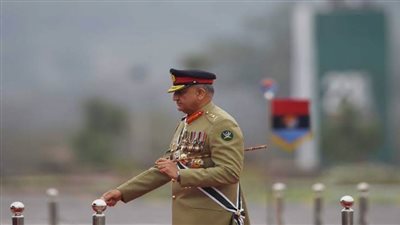 الرئيس الأفغاني يلتقي بقائد الجيش الباكستاني