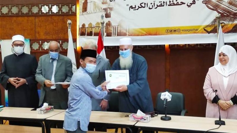 تكريم الطلاب الوافدين