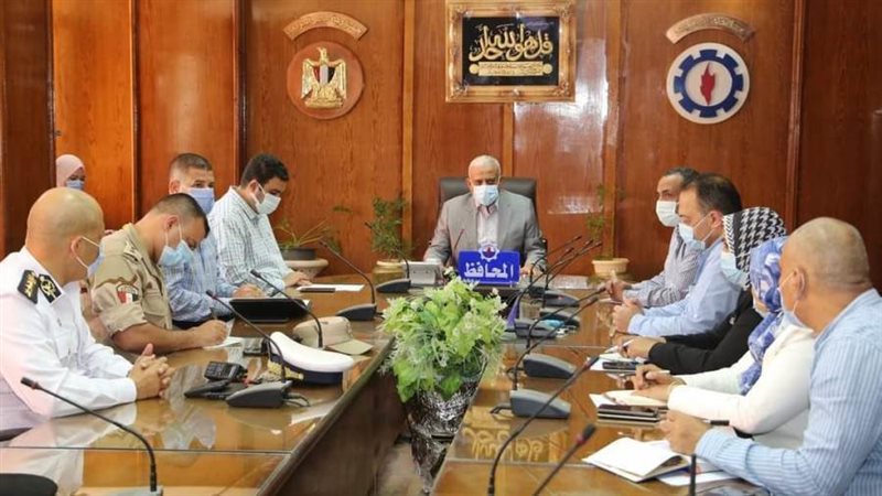 جانب من لقاء محافظ