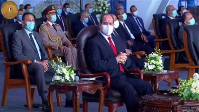 الرئيس السيسي يقدم التهنئة لهيئة قناة السويس على جهودها لتطوير المجرى الملاحي للقناة