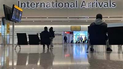 بعد رفعها إلى أعلى مستوى.. الخارجية الأمريكية تخفف تحذيرات السفر إلى بريطانيا وإسرائيل