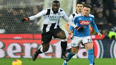 نابولي يفوز علي اودينيزي 5-1 في الدوري الإيطالي لكرة القدم