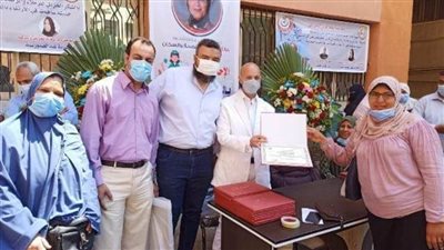 وكيل صحة الشرقية يكرم الممرضة المثالية في اليوم العالمي للتمريض 