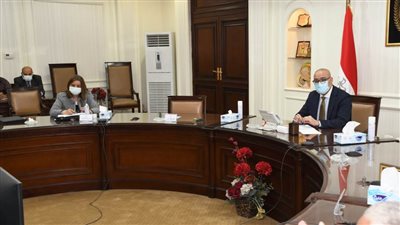 وزير الإسكان يتابع الموقف التنفيذى للوحدات السكنية بالمبادرة الرئاسية  