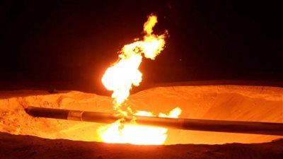 الأردن يعلن إخماد حريق في 4 أنابيب نفط تغذي مصفاة العقبة