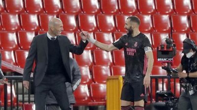 ريال مدريد يكتسح غرناطة ويشعل الصراع على لقب 