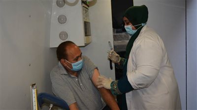 انتظام العمل بمراكز التطعيم بلقاح كورونا خلال عطلة عيد الفطر المبارك
