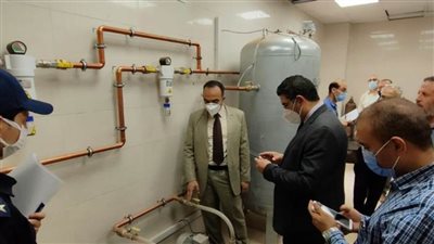 إغلاق 4 محال تجارية ومطاعم وتحرير 3 غرامات لعدم ارتداء الكمامات بالمنيا