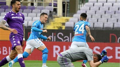نابولي يفوز على فيورنتينا ويؤجل مصير يوفنتوس في المشاركة الأوروبية