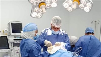 الرعاية الصحية تنجح في جراحة استعاضة جزء من عظام الجمجمة لوافد يمني