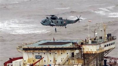 البحرية الهندية تنتشل 22 جثة بعد إعصار توكتاي 