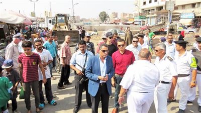 حملات بحي أول الإسماعيلية لرفع الإشغالات وتكثيف النظافة بالحدائق والمتنزهات