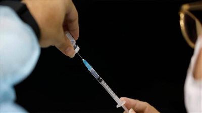 البريطانيون يدرسون إعطاء جرعة معززة ثالثة من لقاح كورونا