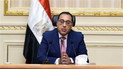 رئيس الوزراء يستعرض مخططات تطوير عدد من المحاور المرورية المهمة بالقاهرة الكبرى