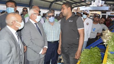 محافظ بورسعيد يفتتح سوق العصر  الحضارى بحى العرب 