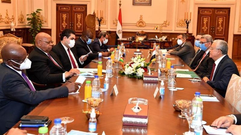 خلال الاجتماع