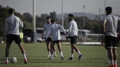 الأهلي يؤدي مرانه الختامي على ملعب مباراة صن داونز