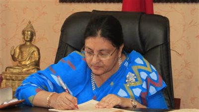 رئيسة نيبال تحل البرلمان وتعلن إجراء انتخابات جديدة في نوفمبر القادم