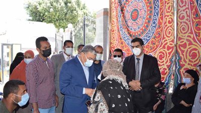 محافظ المنيا تجهيز 16 مركزًا للتطعيم بلقاح كورونا وفريق متحرك للأماكن العامة والخدمية