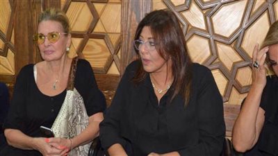 رسالة غير مباشرة من ھالة صدقي إلى یسرا بعد حضور حفلة بعد جنازة سمير غانم