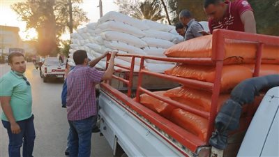 ضبط 11 طن أسمدة مدعمة قبل بيعها بالسوق السوداء بالبحيرة (صور)