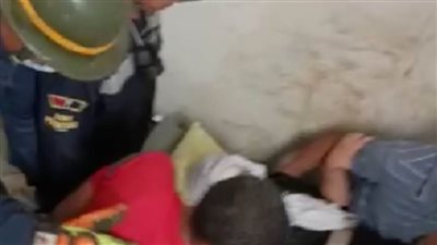  الحماية المدنية بالإسكندرية تنجح في إنقاذ سيدة في انهيار جزئي لمنزلها 