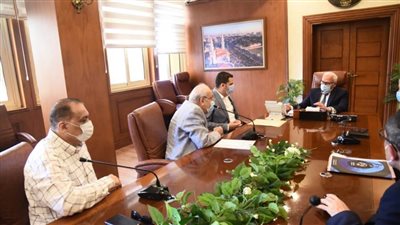 محافظ بورسعيد يبحث سبل تطوير مركز الآشعة بمحافظة بورسعيد