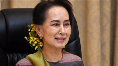 الزعيمة البورمية أونج سان سو تشي تمثل لأول مرة أمام المحكمة