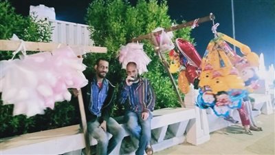 بائعو غزل البنات بالإسكندرية: نحلم برخصة لمزاولة النشاط مثل بائعي الفريسكا