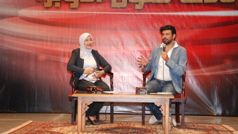 الفنان هاني حسن يلتقى