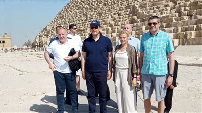 وفد حكومي صربي يزور أهرامات الجيزة ومتحف الحضارة بالفسطاط