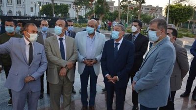 محافظ المنيا يتابع الحالة العامة عقب افتتاح كورنيش النيل أمام المواطنين