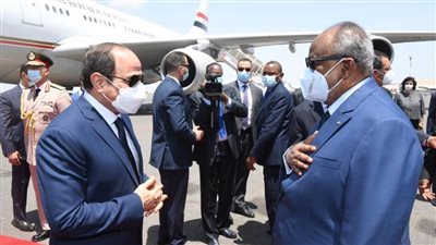 وصول الرئيس السيسي إلى جيبوتي.. (صور)