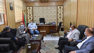 محافظ الشرقية ينسق مع وكيل الصحة متابعة مصابي كورونا بالعزل المنزلي والمستشفيات