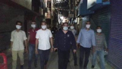 لمخالفتهم قرار الحظر.. إغلاق 7 محال تجارية بحي غرب سوهاج