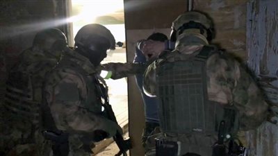 الأمن الروسي يفكك خلية لجماعة أوكرانية متطرفة تتبع أيديولوجية عمليات القتل الجماعية