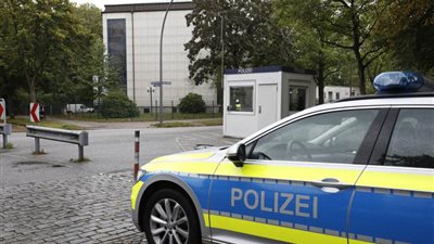 الشرطة الألمانية تقتل رجلا كان اعترض طريقا مشهرا سكينا في هامبورج