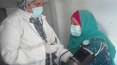 علاج 1400 مواطن فى قافلة بنزلة الزواية ببا